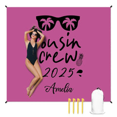 人物沙滩垫无纹理样机 2